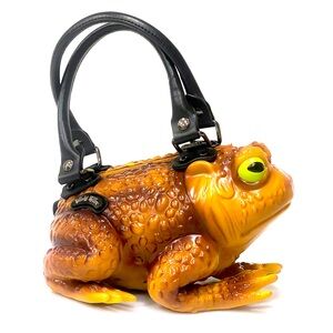 Windy willow latex toad frog purse